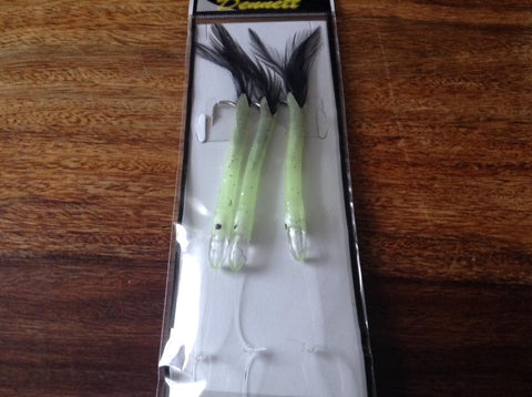 Dennett eel lure with black feather 